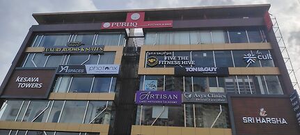 PubliQ Luxury Stays