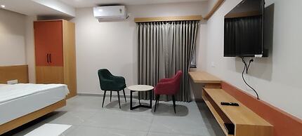 PubliQ Luxury Stays
