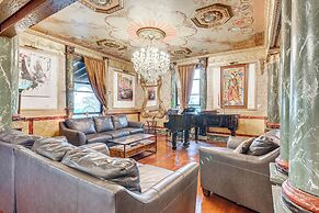 Near Downtown Scranton: Getaway w/ Patio