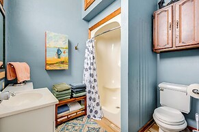 Fish & Kayak: Home Near Shell Point Beach!