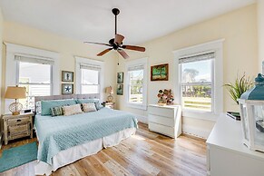 Fish & Kayak: Home Near Shell Point Beach!
