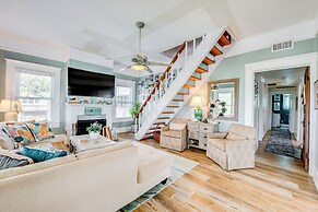 Fish & Kayak: Home Near Shell Point Beach!