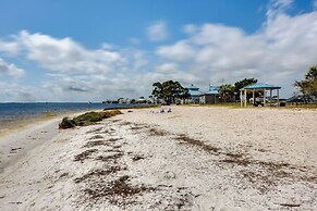 Fish & Kayak: Home Near Shell Point Beach!