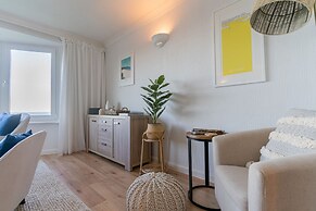 Flat 17, The Stones