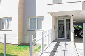Modern Apartment With Pool and Barbecue Crr201