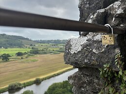 Delfryn, Llandeilo