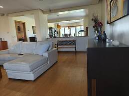 2 Floors Villa Close Ap lia Beach