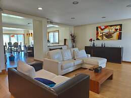 2 Floors Villa Close Ap lia Beach