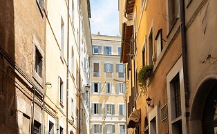 Vicolo Trevi Apartment
