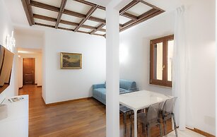 Vicolo Trevi Apartment
