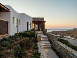 Mykonian Shades