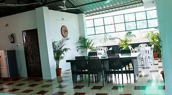 Malini Homes - Food & Lodging