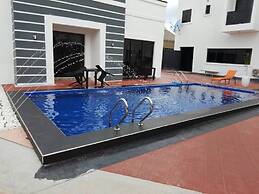 Reens Suites and Apartment