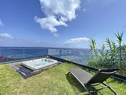 Cliff Ocean Apartment by Atlantic Holiday