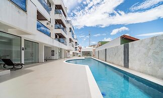 Aptos em prédio com piscina a 300 m da Praia dos Ingleses-ROHs