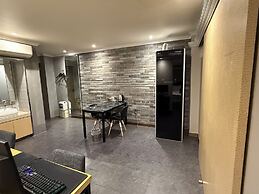 May Hotel