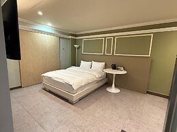 May Hotel
