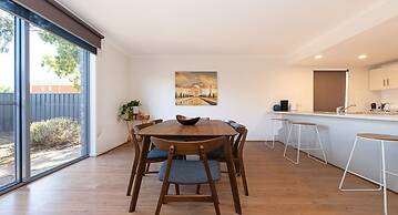 Unwind Adelaide City Condo