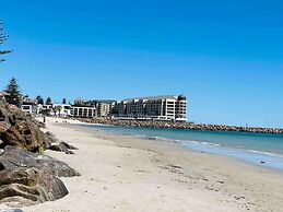 Unwind Esplanade Beach Escape no 10