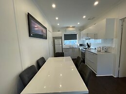 Unwind Esplanade Beach Escape no 10