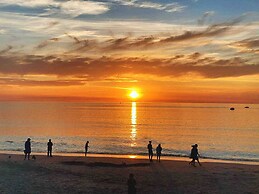 Unwind Esplanade Beach Escape no 10