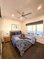 Unwind Esplanade Beach Escape no 10