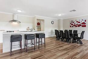 Unwind Bulla Hill Heights Retreat