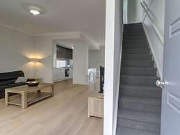 Unwind Modern City Townhouse