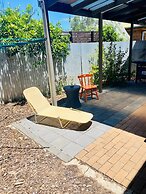 Unwind Retro-vibe Pet Friendly
