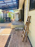 Unwind Retro-vibe Pet Friendly