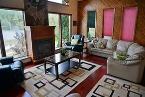 455 Faraday Lake 3 Bedroom Cottage