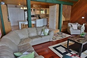 455 Faraday Lake 3 Bedroom Cottage
