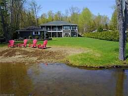 487 Bay Lake 4 Bedroom Cottage