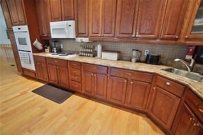 487 Bay Lake 4 Bedroom Cottage