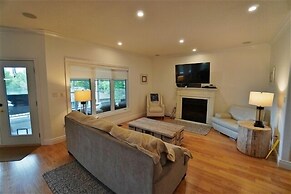 487 Bay Lake 4 Bedroom Cottage