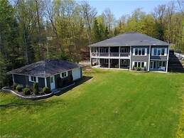 487 Bay Lake 4 Bedroom Cottage