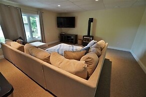 487 Bay Lake 4 Bedroom Cottage