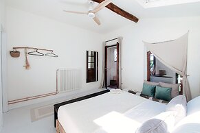 Casa Mina