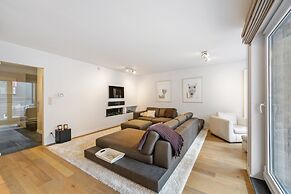 Luxury 4-bedroom Apartment With Large Terrace
