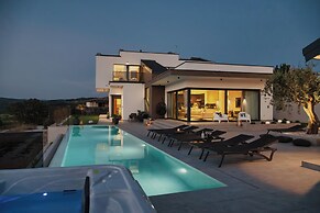 Luxury Villa Kim Momjan