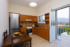 Valira Stathmos Home - Rustic Charm Cottage W Garden