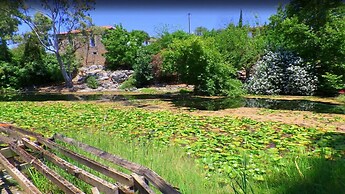 Valira Stathmos Home - Rustic Charm Cottage W Garden