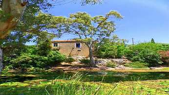 Valira Stathmos Home - Rustic Charm Cottage W Garden