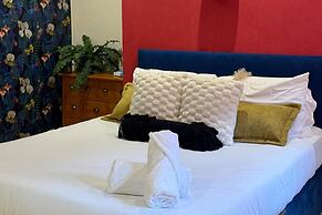 1 Bed Flat - Sleeps 5 - Pet Friendly - Parking