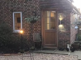 4 Guests - Pet Friendly - Cottage Retreat