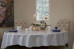 4 Guests - Pet Friendly - Cottage Retreat