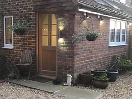 4 Guests - Pet Friendly - Cottage Retreat