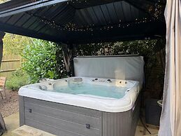 4 Guests - Pet Friendly - Cottage Retreat
