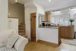 4 Guests - Pet Friendly - Cottage Retreat