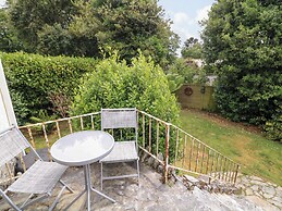 3 Chantry Hill